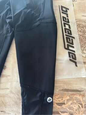 Bracerlayer Women’s KS1 knee stabilizer compression pants CDN